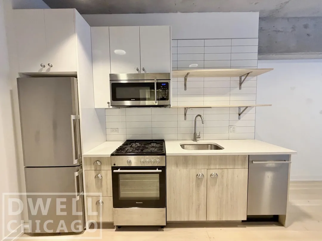 108 W Ave, , 60654, USA 60654-unit#304-Chicago-IL