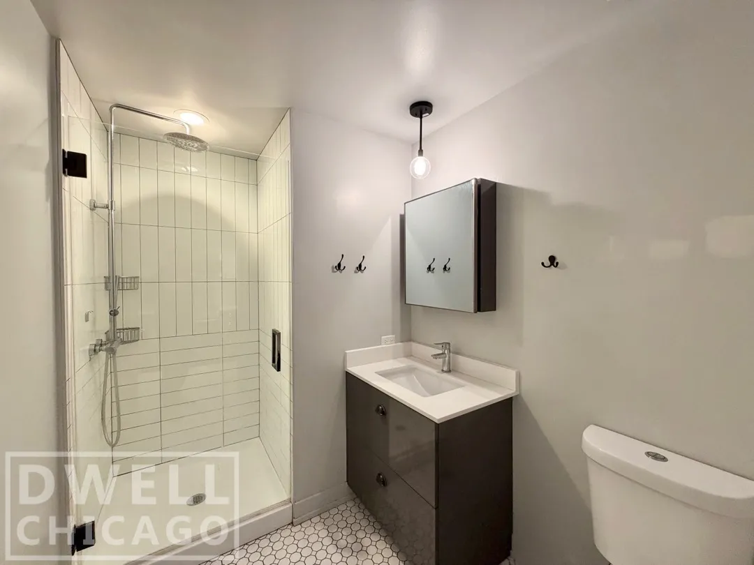 108 W Ave, , 60654, USA 60654-unit#304-Chicago-IL