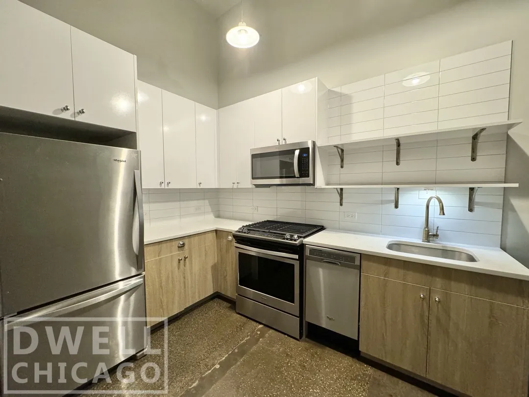 N LaSalle St, ,  60654, USA 60654-unit#205-Chicago-IL