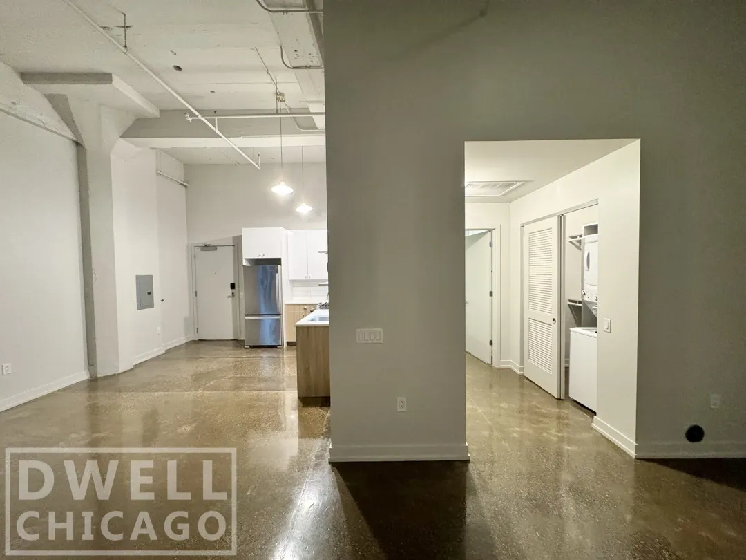 N LaSalle St, ,  60654, USA 60654-unit#205-Chicago-IL