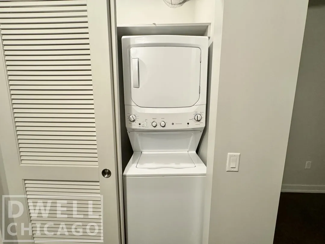 N LaSalle St, ,  60654, USA 60654-unit#205-Chicago-IL