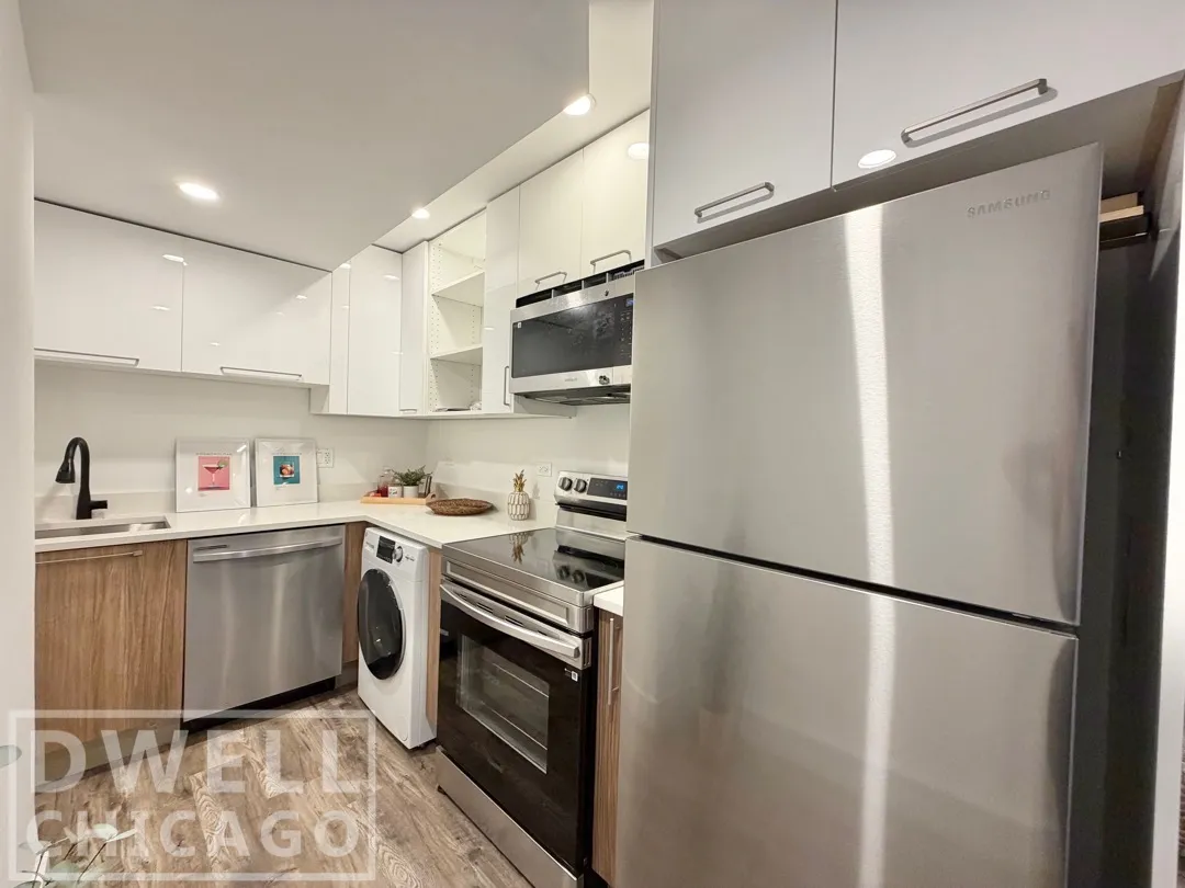 941 W Carmen Ave, ,  60640, USA 60640-unit#002-Chicago-IL