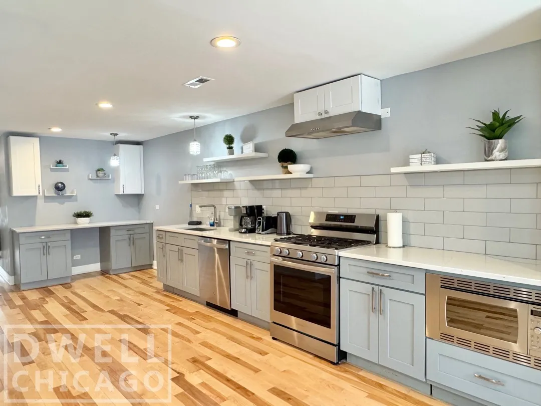 2550 W Thomas St, , 60622, USA 60622-Chicago-IL