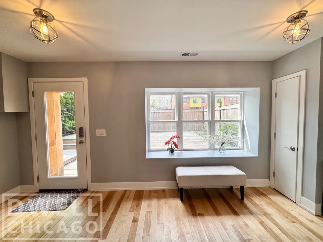 2550 W Thomas St, , 60622, USA 60622-Chicago-IL