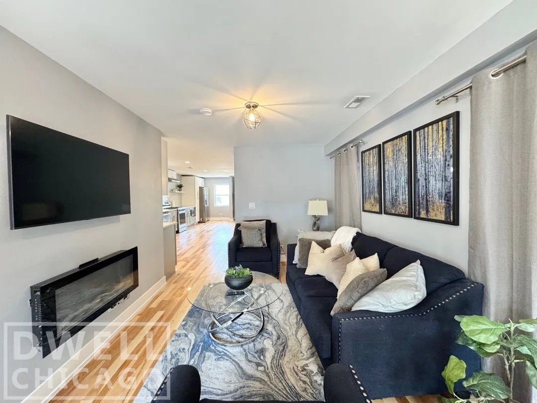 2550 W Thomas St, , 60622, USA 60622-Chicago-IL