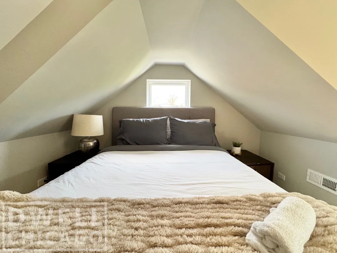 2550 W Thomas St, , 60622, USA 60622-Chicago-IL