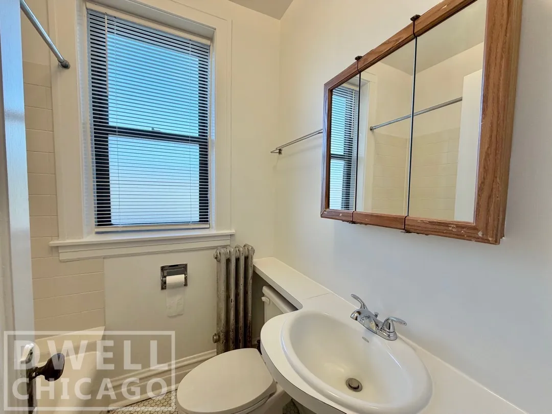 1909 W Larchmont Ave, , 60613, USA 60613-unit#1913-3B-Chicago-IL