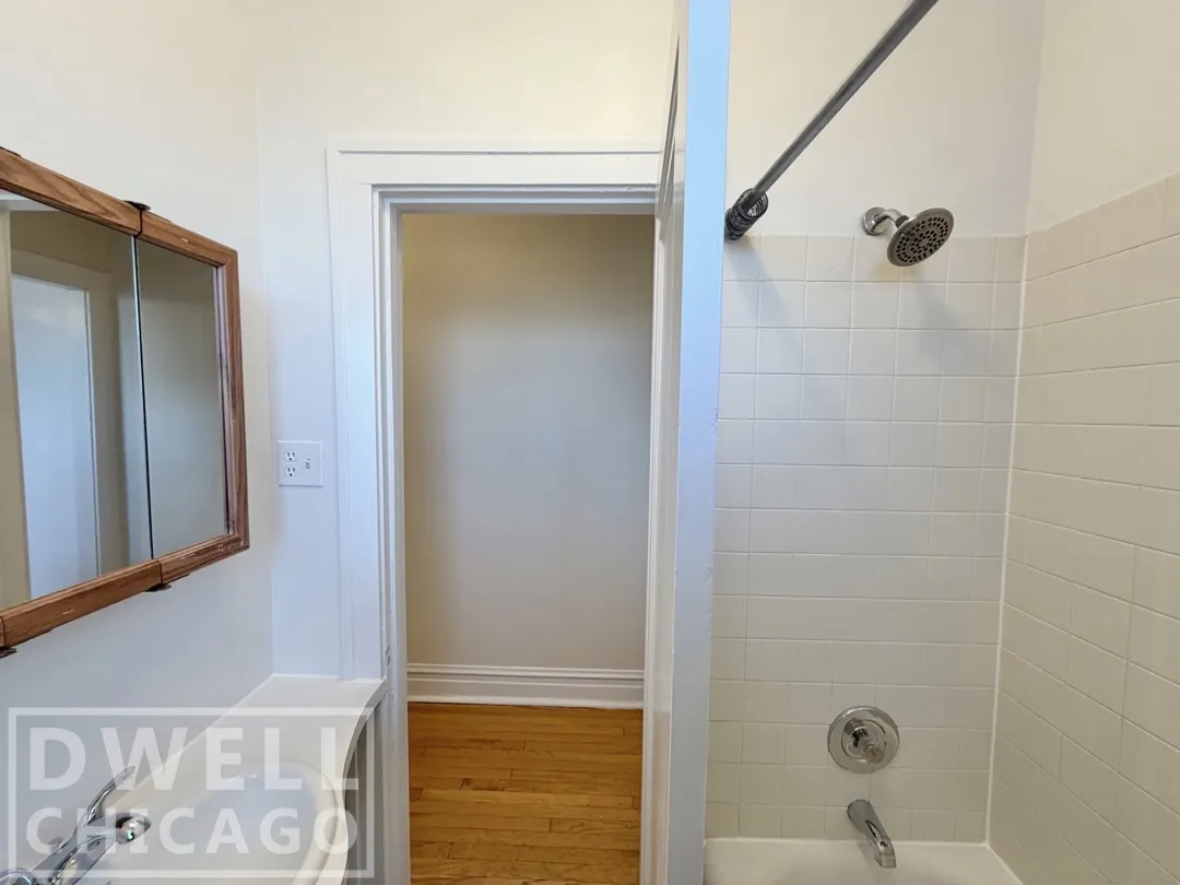 1909 W Larchmont Ave, , 60613, USA 60613-unit#1913-3B-Chicago-IL