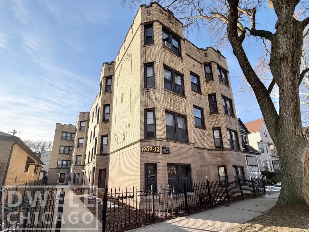 1909 W Larchmont Ave, , 60613, USA 60613-unit#1913-3B-Chicago-IL