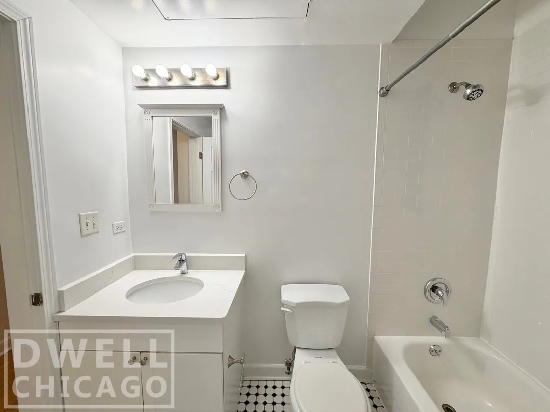 2134 W Concord Pl, ,  60647, USA 60647-unit#1R-Chicago-IL