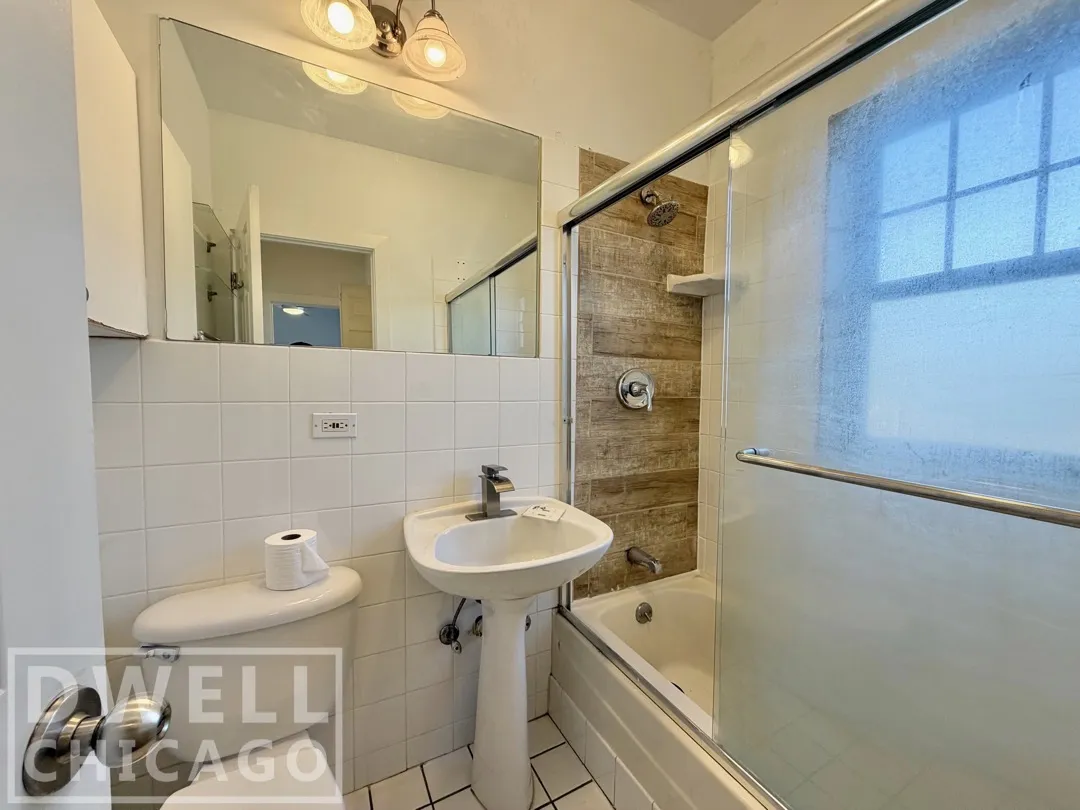 7033 N Sheridan Rd, , 60626, USA 60626-unit#2N-Chicago-IL