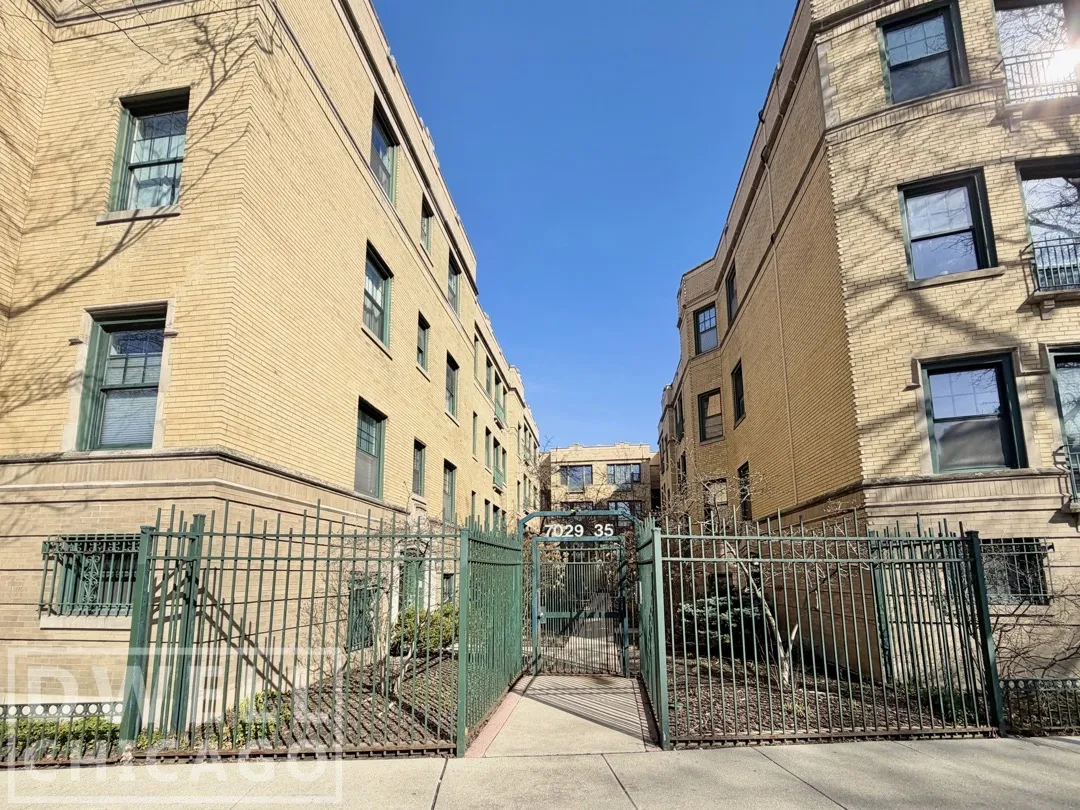 7033 N Sheridan Rd, , 60626, USA 60626-unit#2N-Chicago-IL