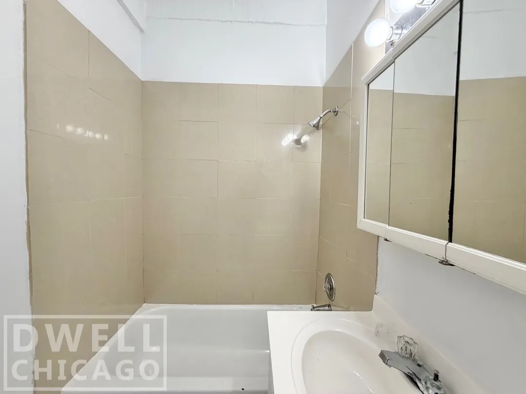 4242 N Sheridan Rd, , 60613, USA 60613-unit#102-Chicago-IL