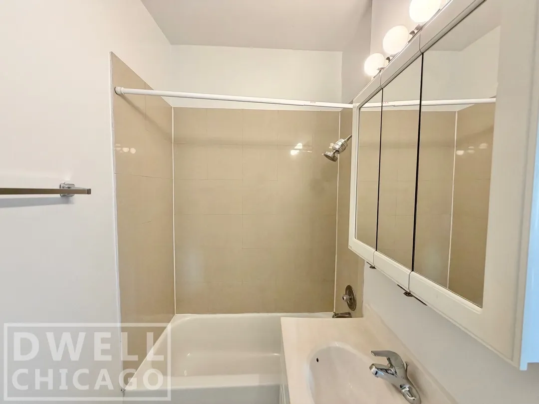 4242 N Sheridan Rd, ,  60613, USA 60613-unit#606-Chicago-IL