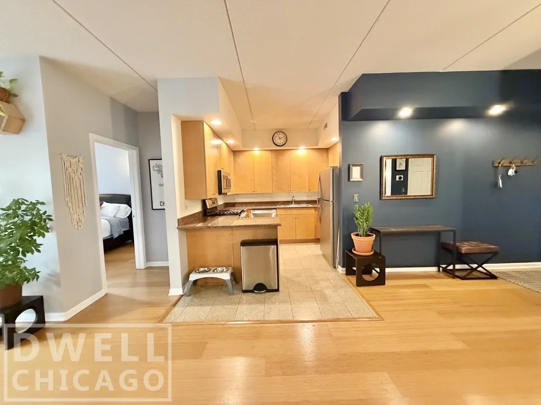 4625 W Lawrence Ave, ,  60630, USA 60630-unit#401-Chicago-IL