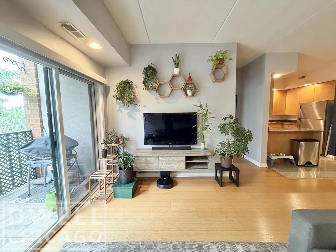 4625 W Lawrence Ave, ,  60630, USA 60630-unit#401-Chicago-IL