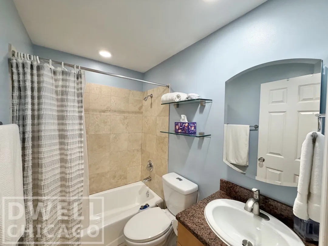 4625 W Lawrence Ave, ,  60630, USA 60630-unit#401-Chicago-IL