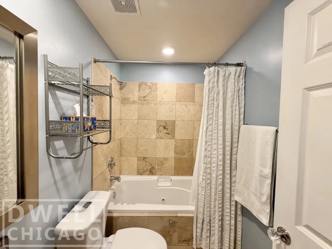 4625 W Lawrence Ave, ,  60630, USA 60630-unit#401-Chicago-IL