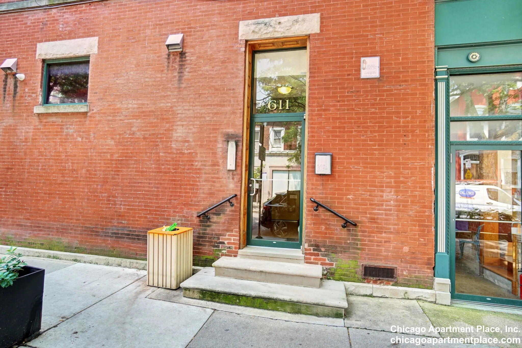 611 W Briar Pl, , 60657, USA 60657-unit#102-Chicago-IL