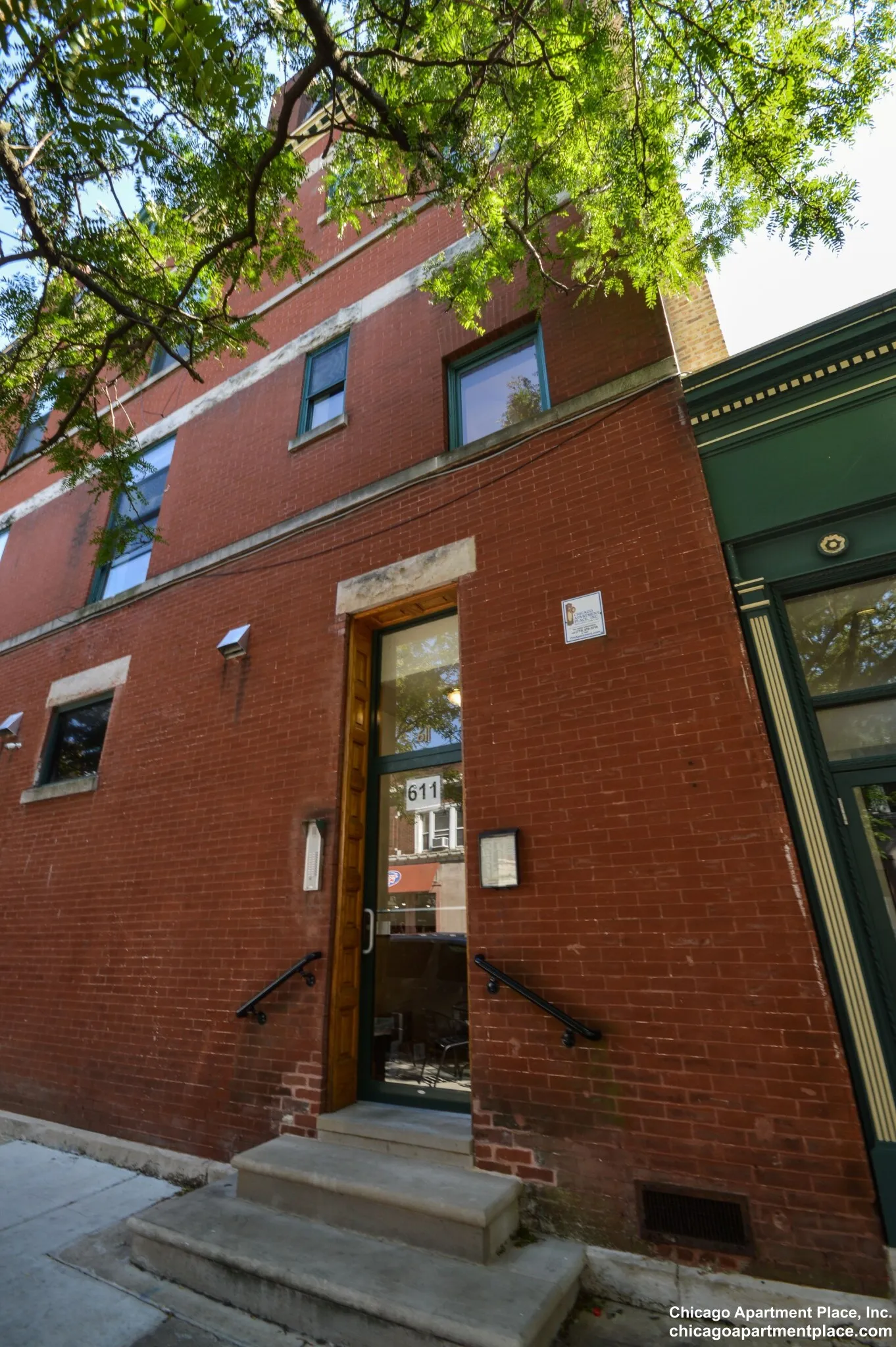 611 W Briar Pl, , 60657, USA 60657-unit#102-Chicago-IL