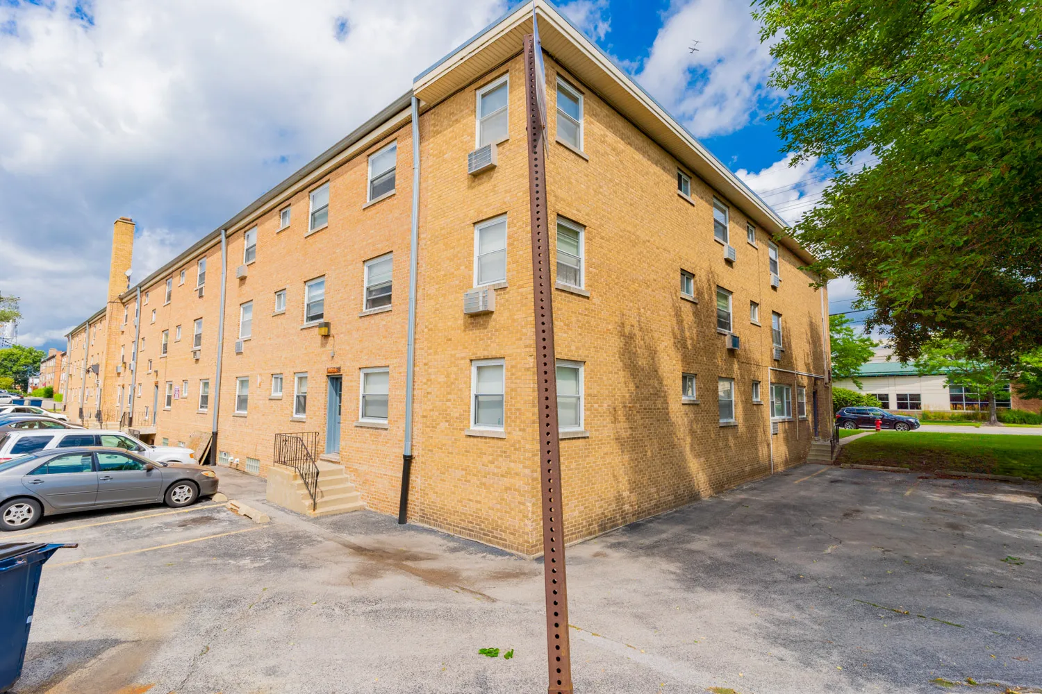 4915 Church St, Skokie, 60077, USA 60077-unit#H1-Chicago-IL