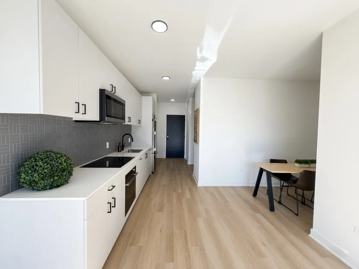 1100 W Grand Ave, , 60642, USA 60642-unit#215-Chicago-IL