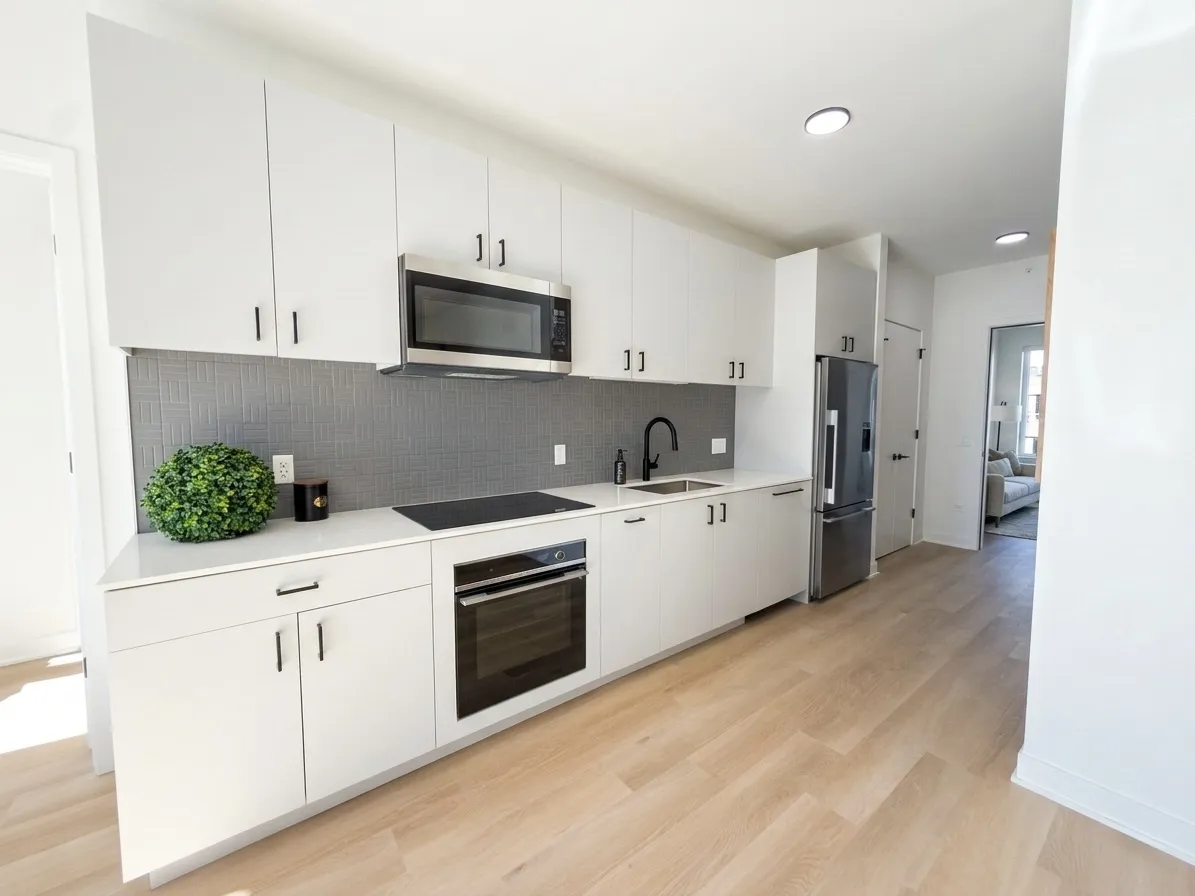 1100 W Grand Ave, , 60642, USA 60642-unit#215-Chicago-IL