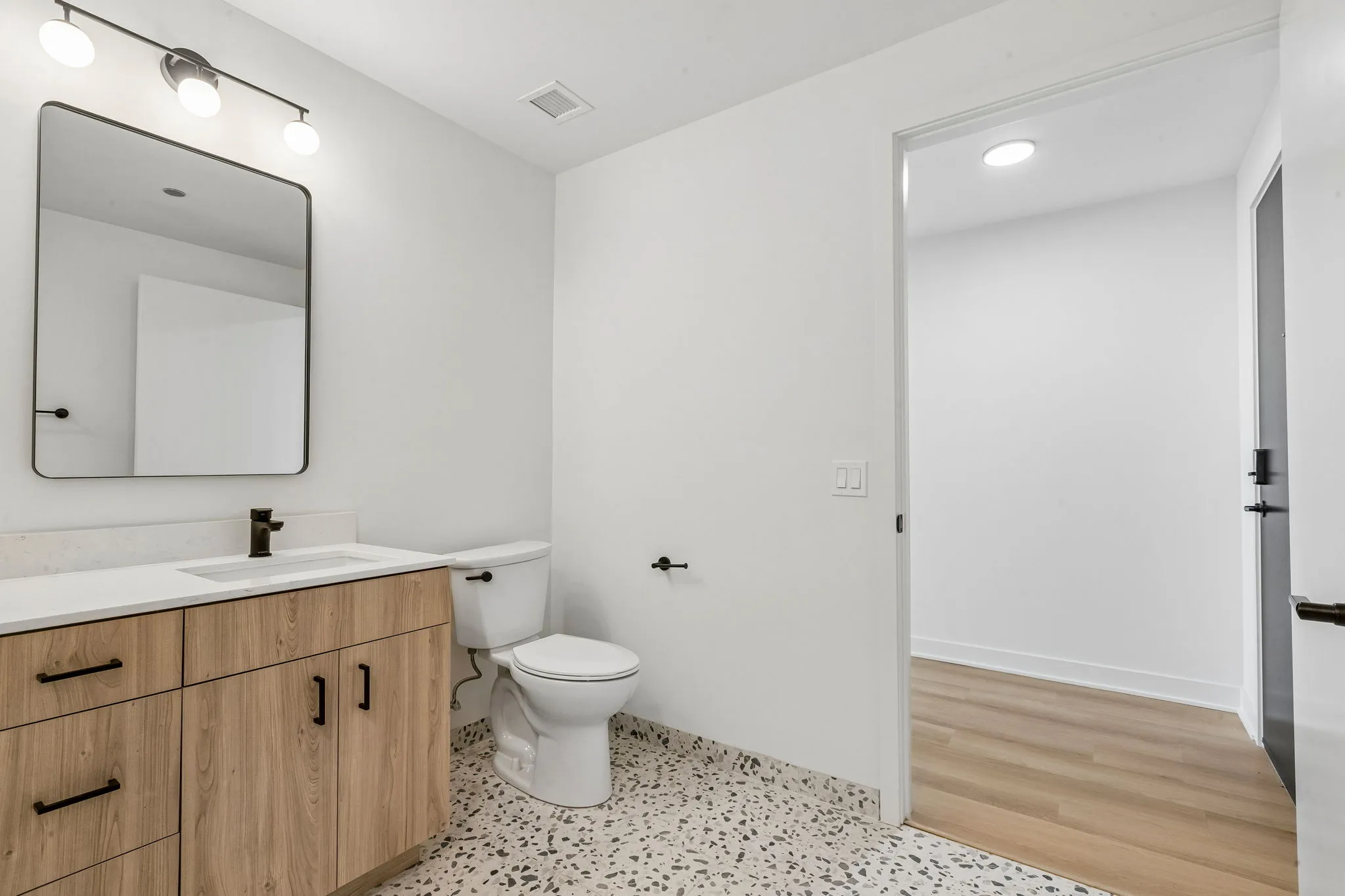 1100 W Grand Ave, , 60642, USA 60642-unit#719-Chicago-IL