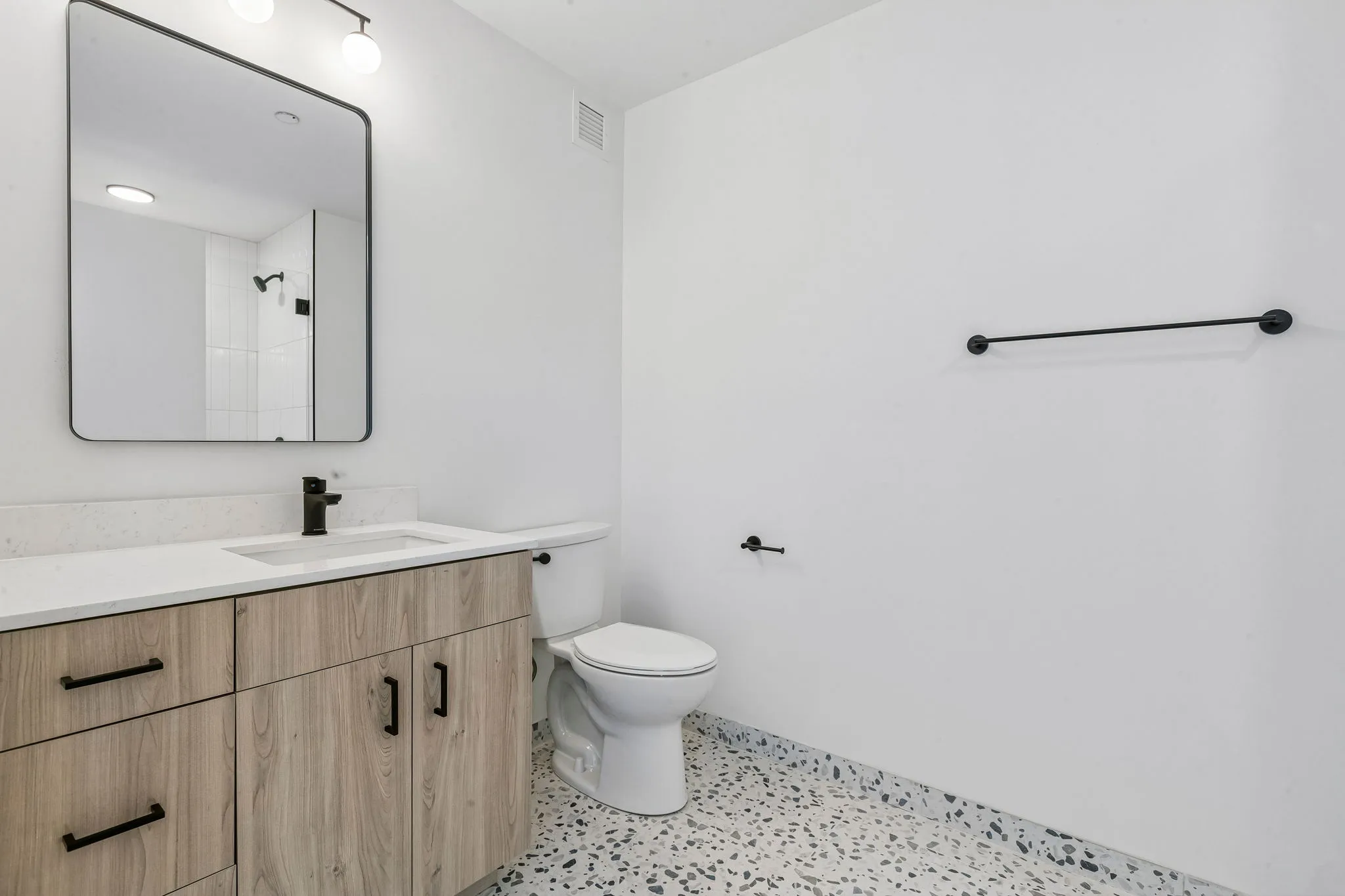 1100 W Grand Ave, ,  60642, USA 60642-unit#419-Chicago-IL