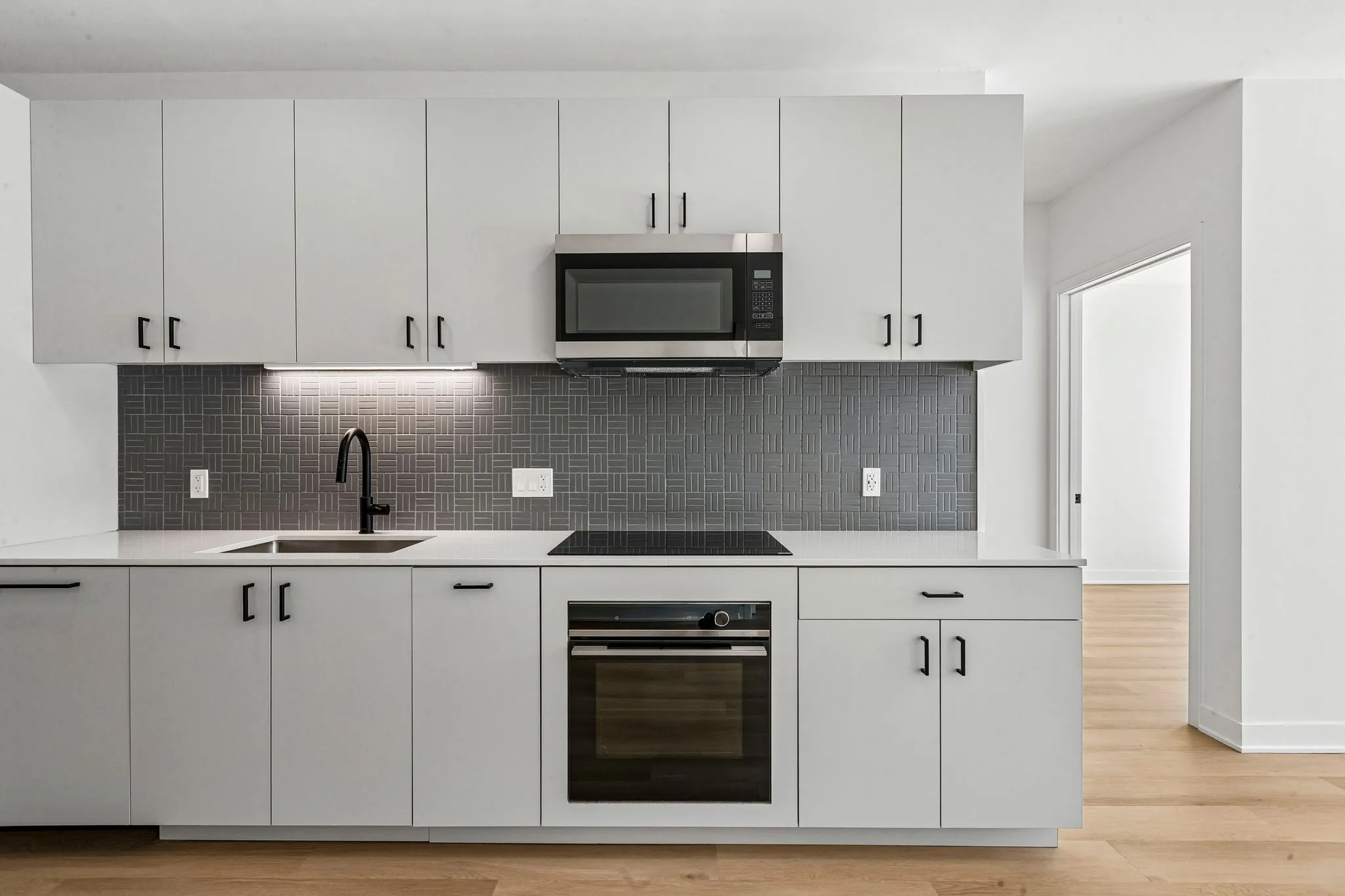 1100 W Grand Ave, , 60642, USA 60642-unit#215-Chicago-IL