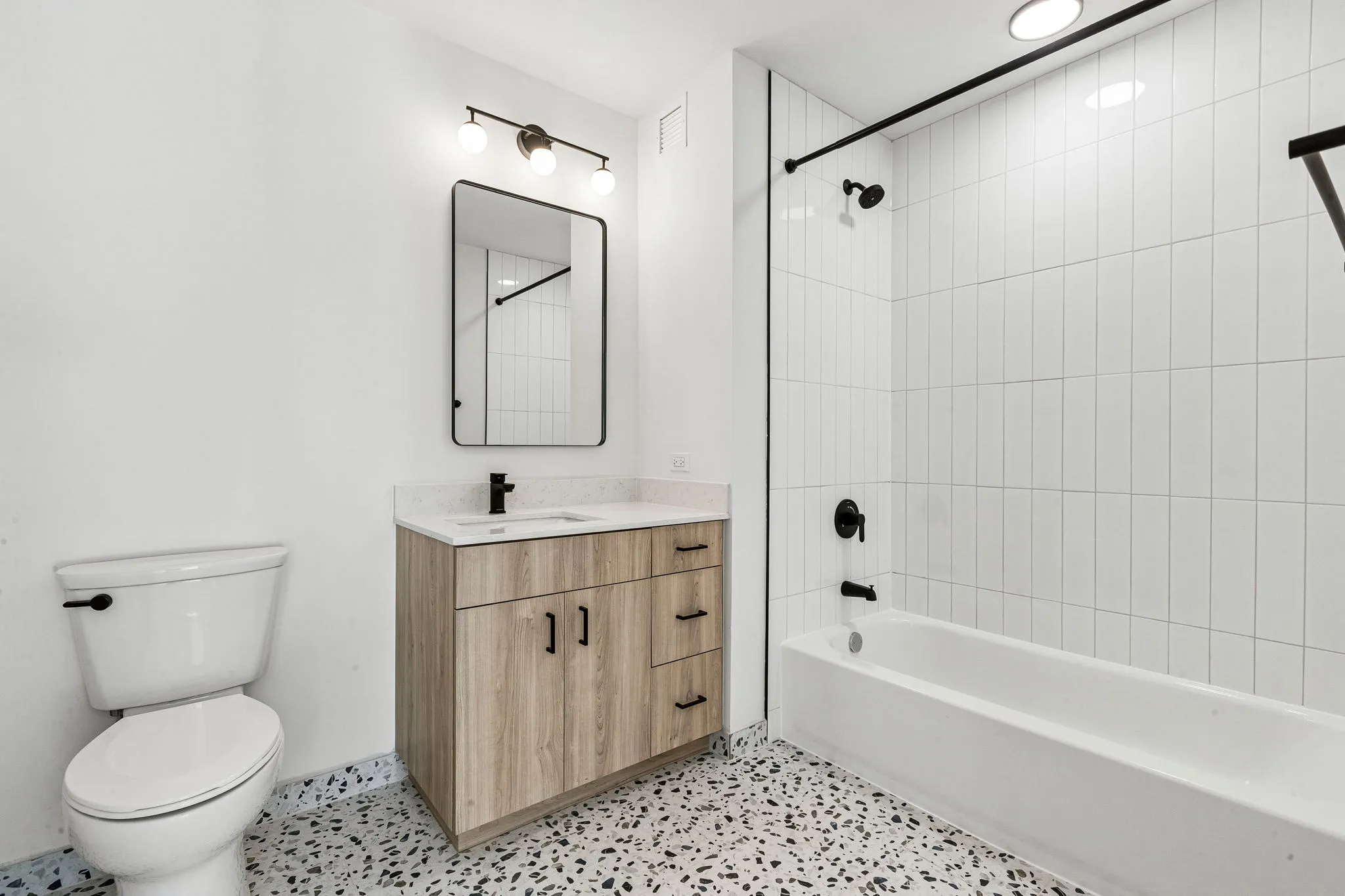 1100 W Grand Ave, , 60642, USA 60642-unit#610-Chicago-IL