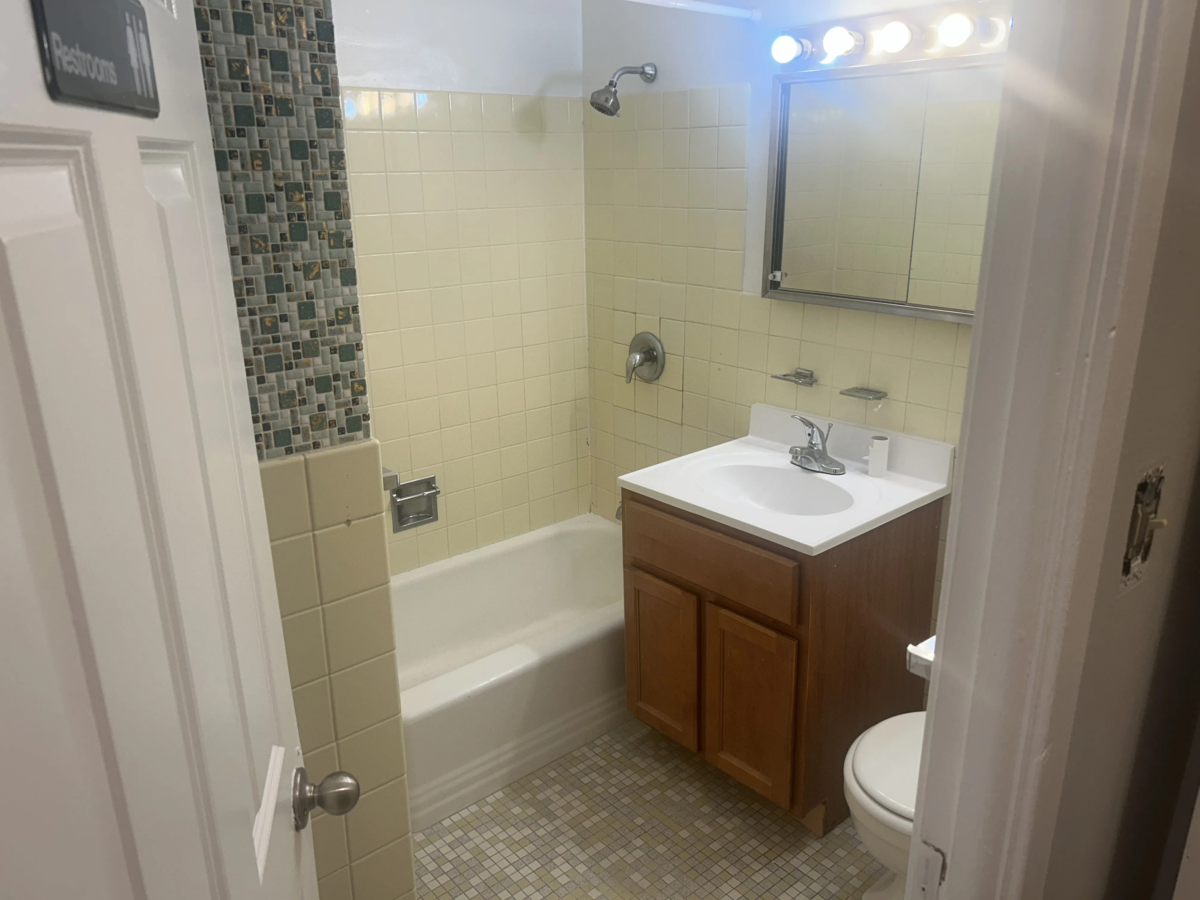 5649 N Sheridan Rd, , 60660, USA 60660-unit#002A-Chicago-IL