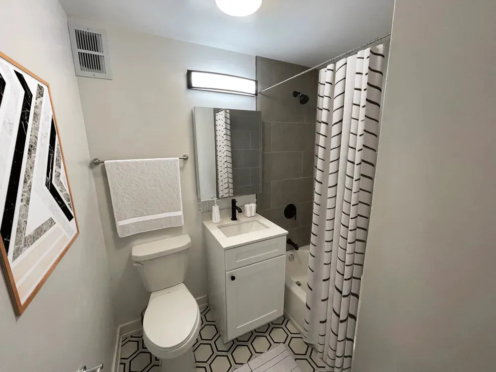 5649 N Sheridan Rd, , 60660, USA 60660-unit#016A-Chicago-IL