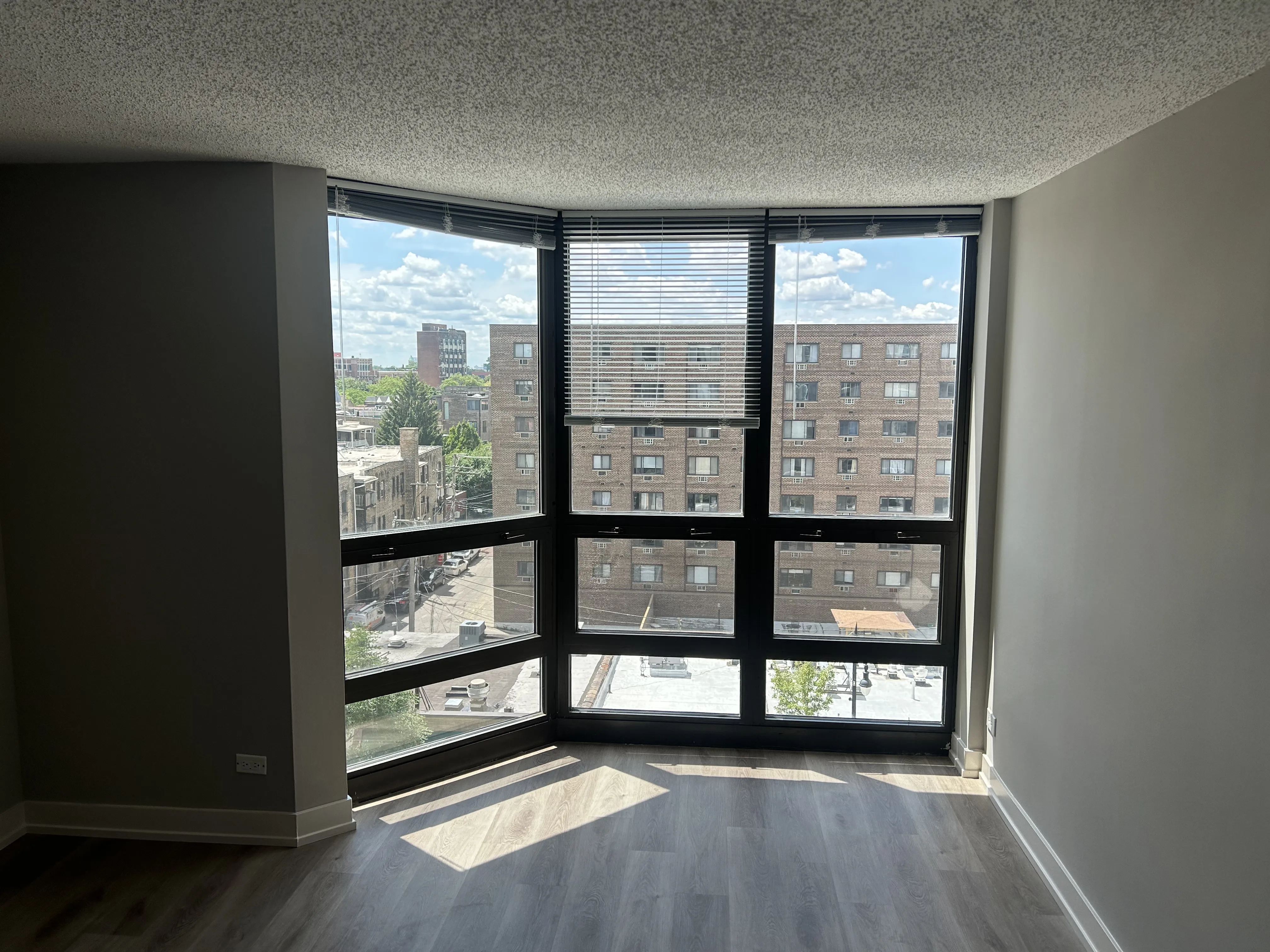 2555 N Clark St, ,  60614, USA 60614-unit#03-0503-Chicago-IL