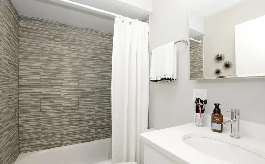 525 W Oakdale Ave, , 60657, USA 60657-unit#0316-Chicago-IL