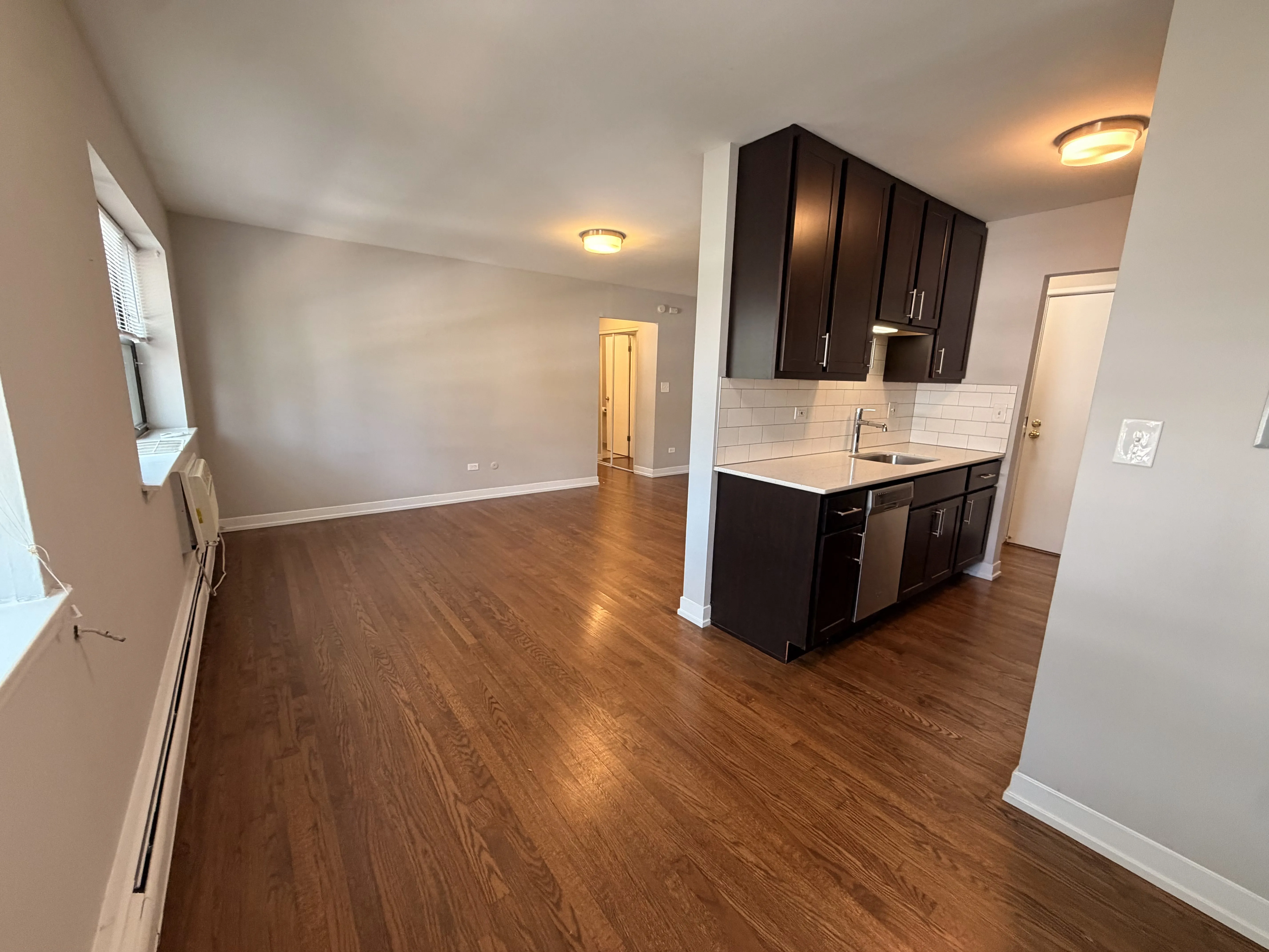 525 W Oakdale Ave, , 60657, USA 60657-unit#0202-Chicago-IL
