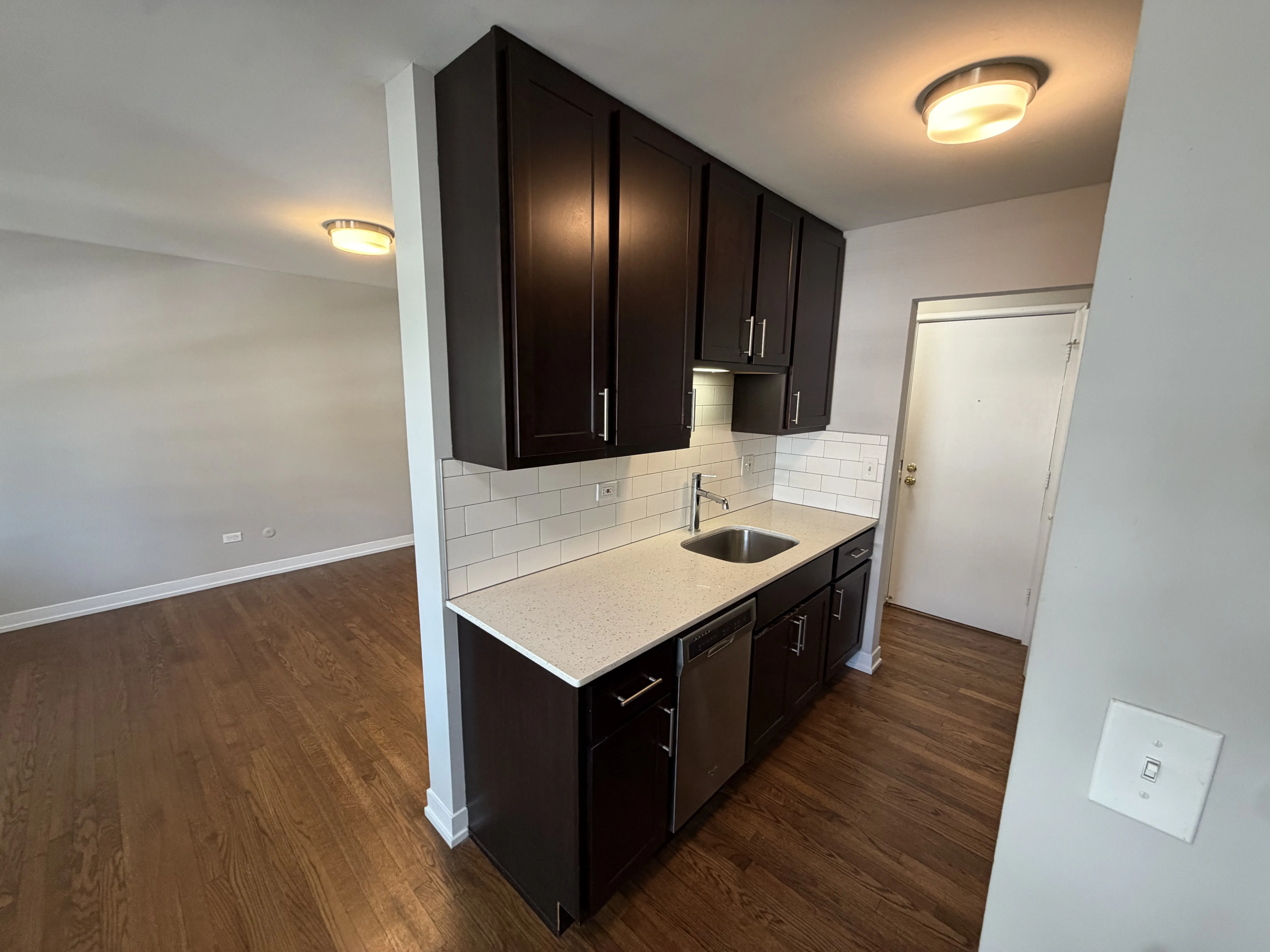 525 W Oakdale Ave, ,  60657, USA 60657-unit#0512-Chicago-IL