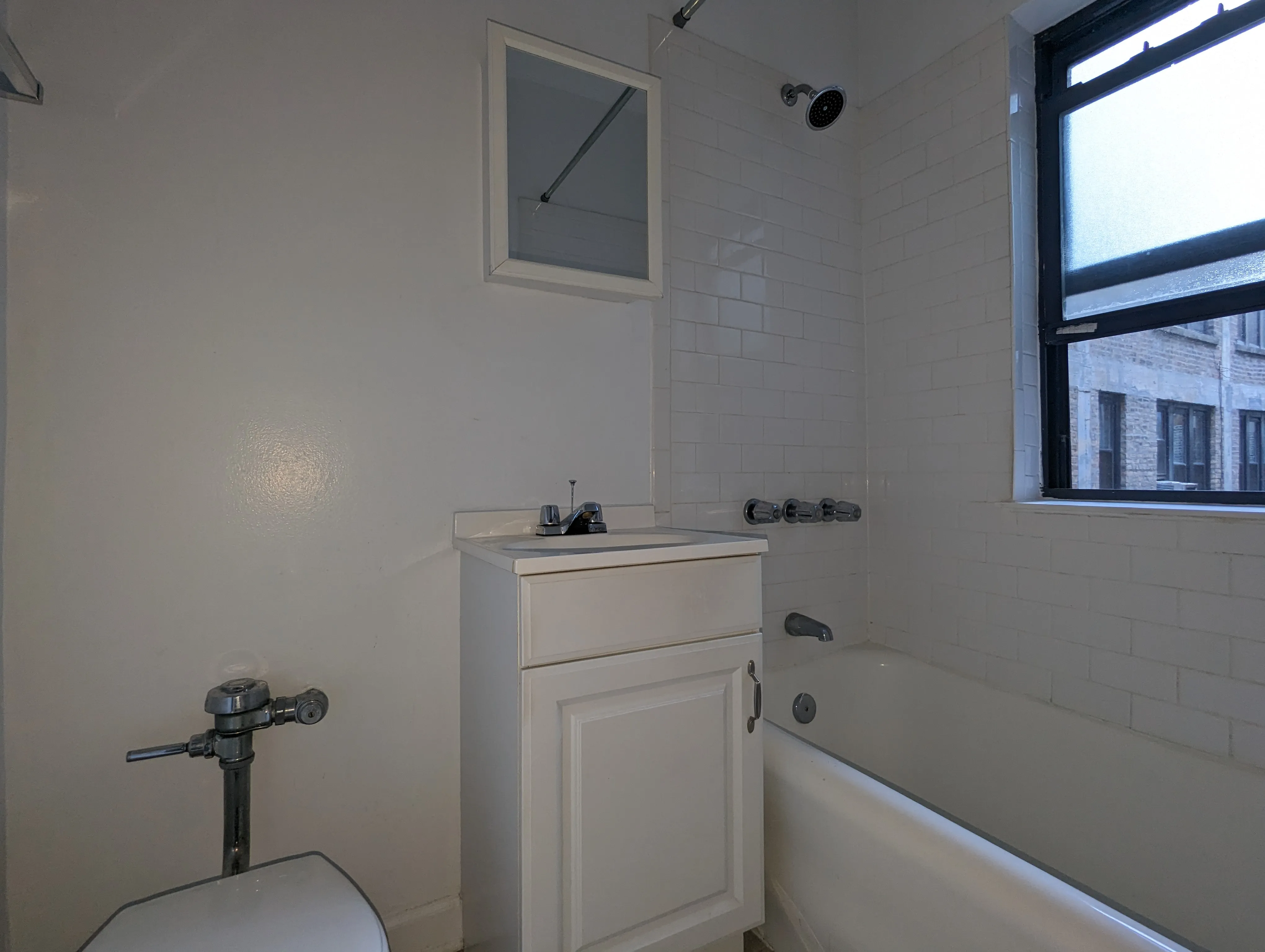 5417 N Kenmore Ave, , 60640, USA 60640-unit#402-Chicago-IL