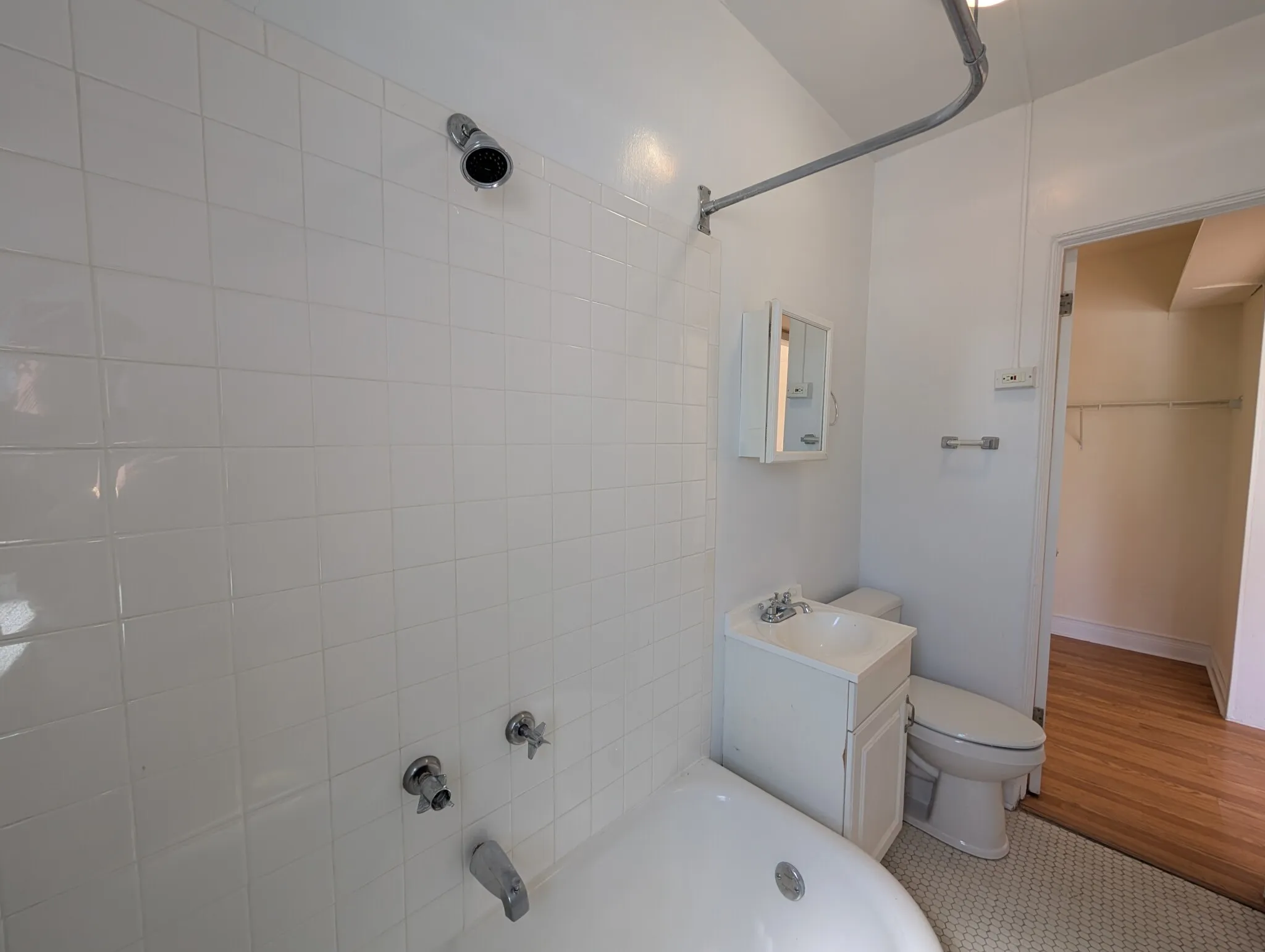 5417 N Kenmore Ave, ,  60640, USA 60640-unit#605-Chicago-IL