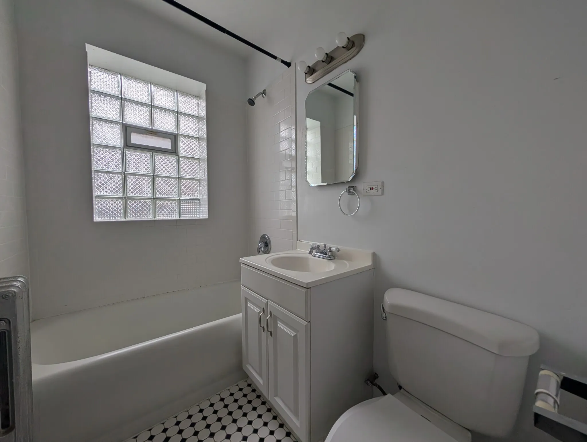 2948 N Albany Ave, ,  60618, USA 60618-unit#1W-Chicago-IL