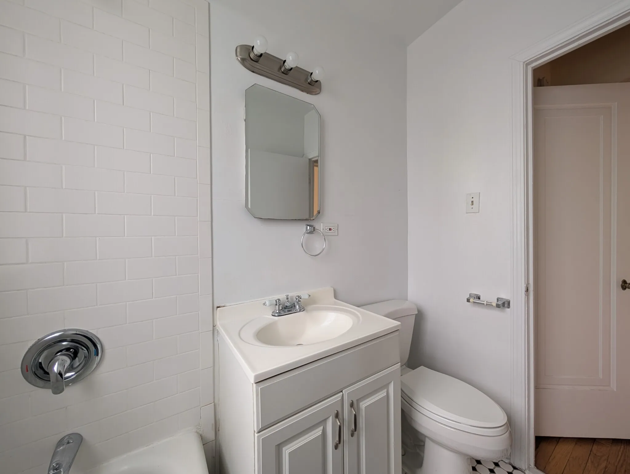 2948 N Albany Ave, ,  60618, USA 60618-unit#1W-Chicago-IL