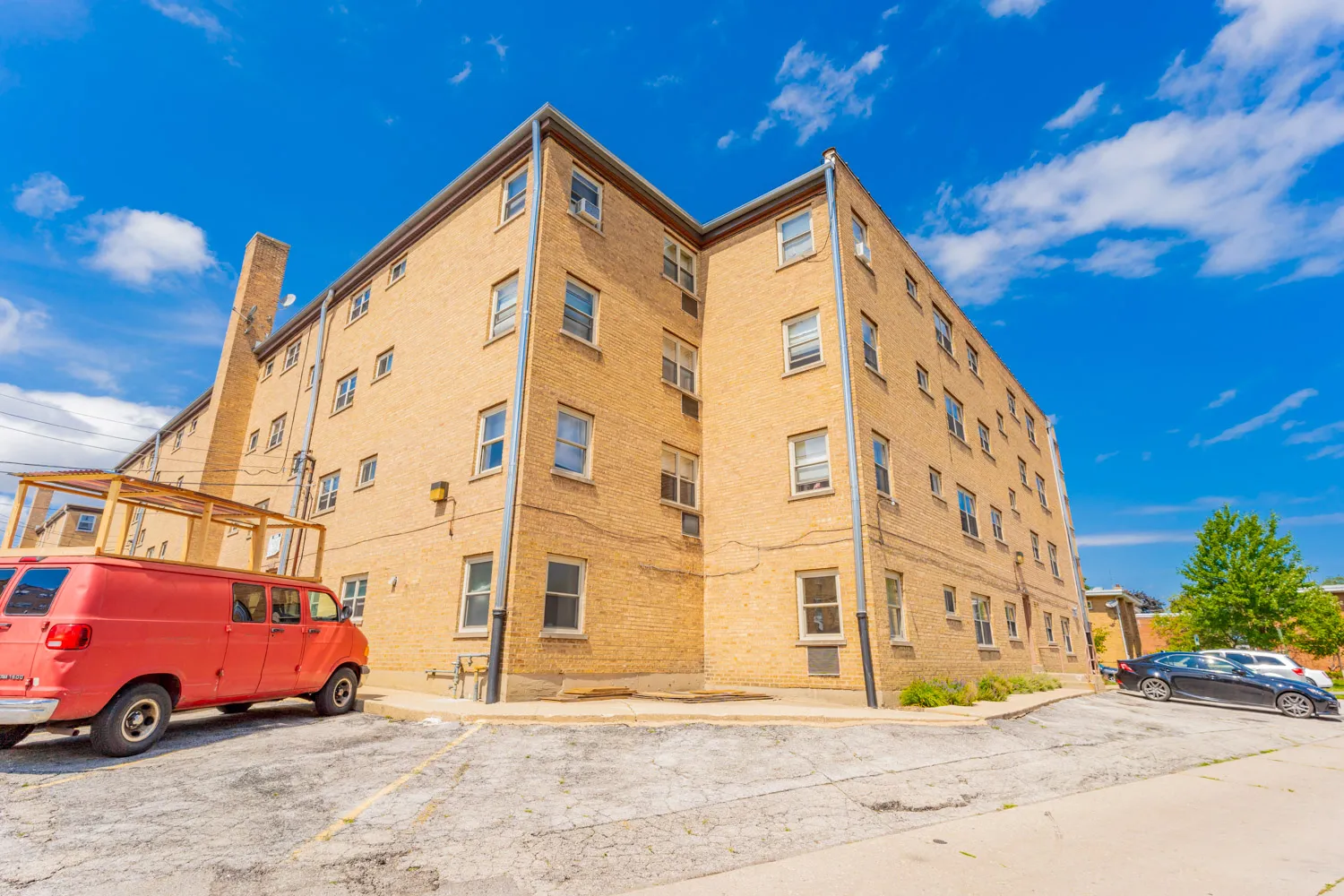 4901 Crain St, Skokie,  60077, USA 60077-unit#3-Chicago-IL