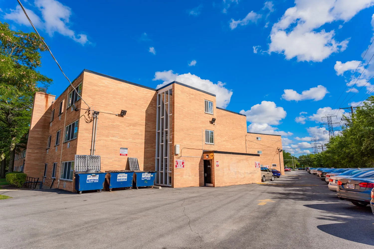8560 Niles Center Rd, Skokie,  60077, USA 60076-unit#23-Chicago-IL