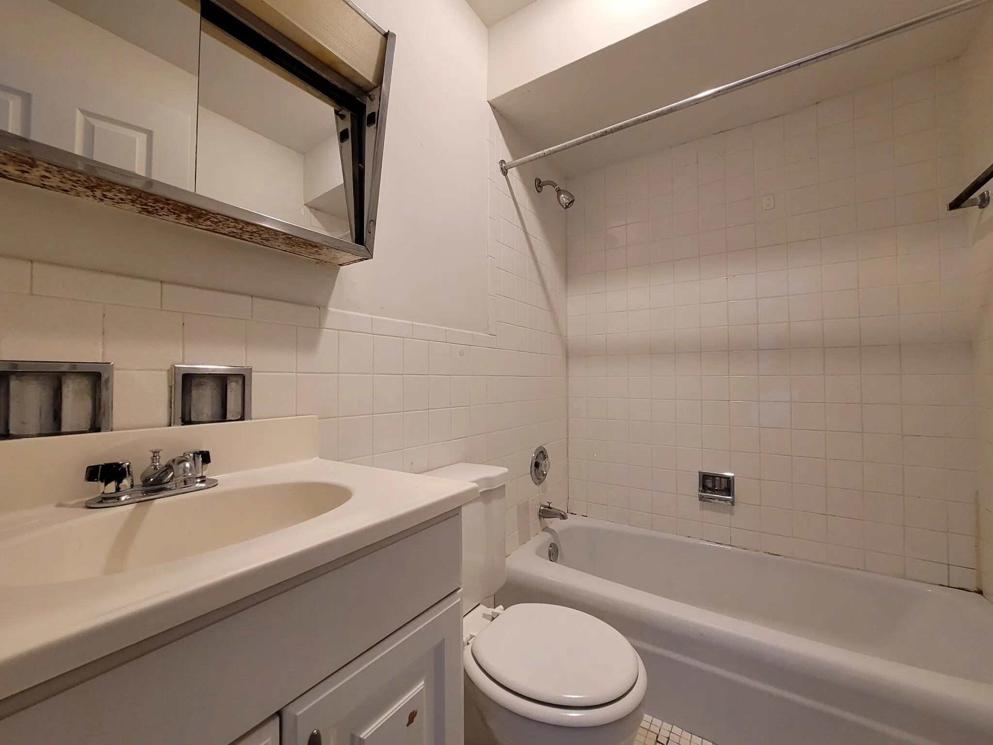6825 N Sheridan Rd, , 60626, USA 60626-unit#215-Chicago-IL