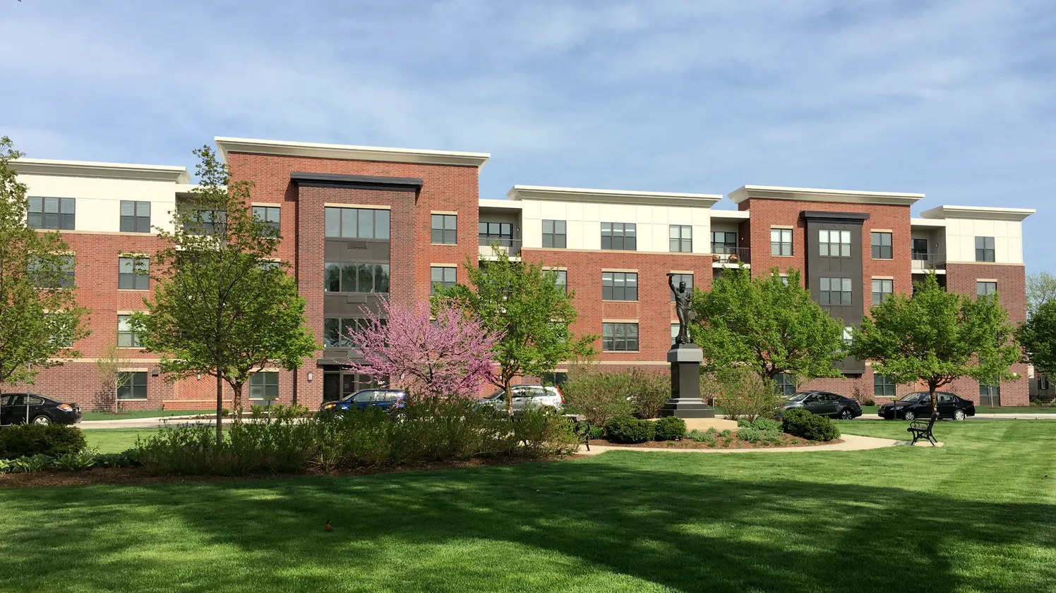 320 N Ellsworth St, Naperville, 60540, USA 60540-unit#401-Chicago-IL