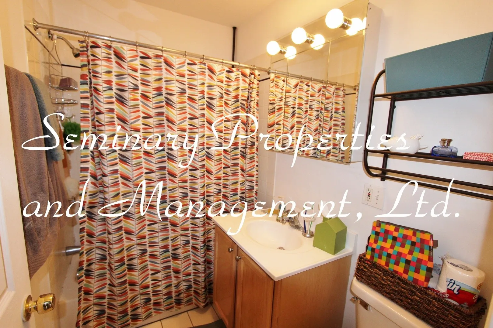 3455 N Bosworth Ave, , 60657, USA 60657-unit#1F-Chicago-IL