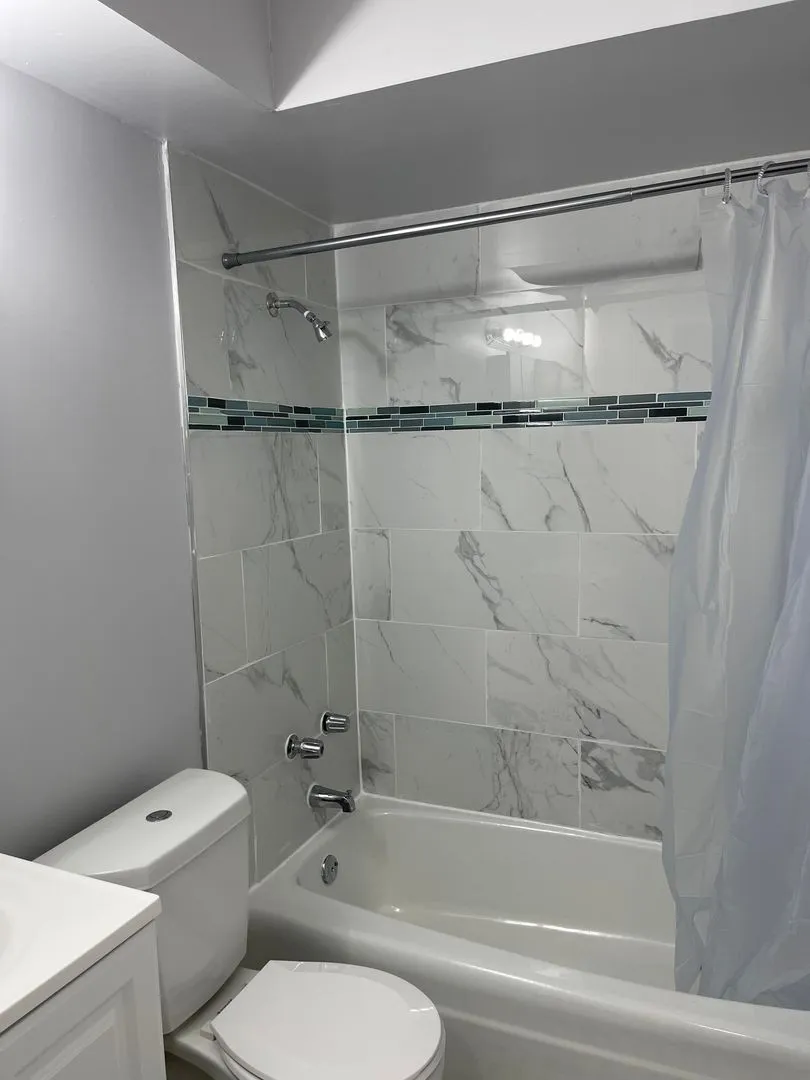 1040 W Hollywood Ave, , 60660, USA 60660-unit#420-Chicago-IL