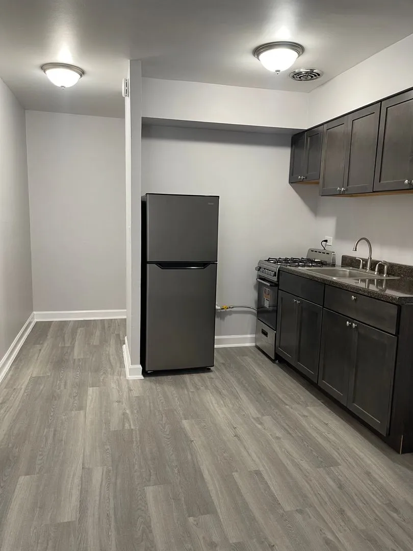 1040 W Hollywood Ave, , 60660, USA 60660-unit#420-Chicago-IL