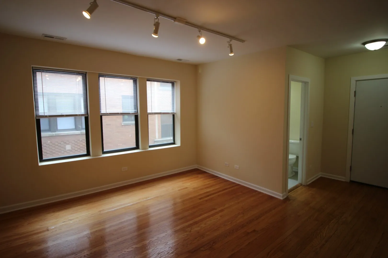 4751 N Troy St, ,  60625, USA 60625-unit#2E-Chicago-IL