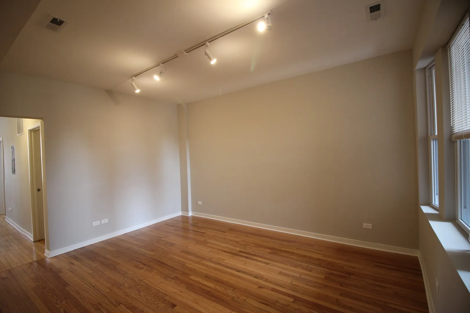 3644 W Diversey Ave, ,  60647, USA 60647-unit#3R-Chicago-IL